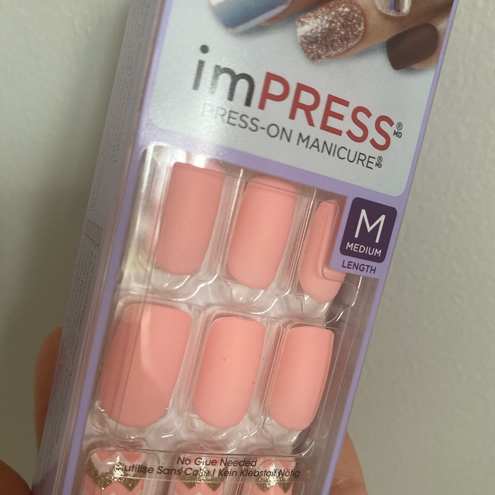 *** imPRESS KISS press - on manicure, nails ***